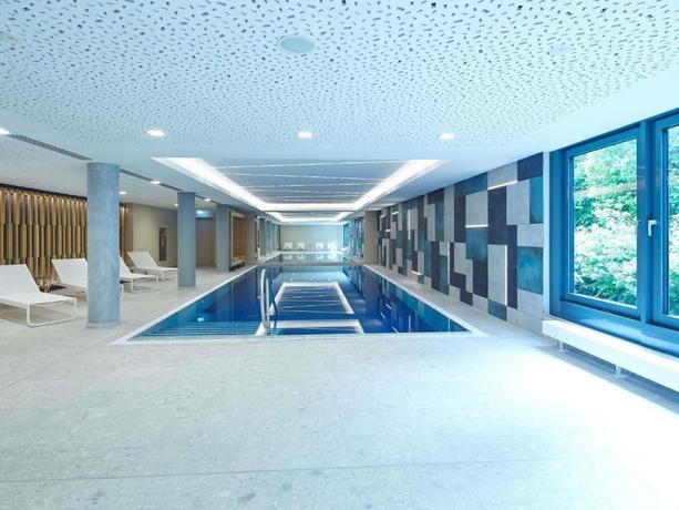 Imagen de la piscina del Hotel Novotel Muenchen City. Foto 27