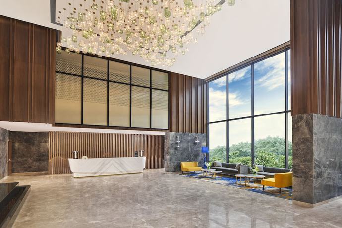 Imagen de los interiores del Hotel Novotel Mumbai International Airport. Foto 19