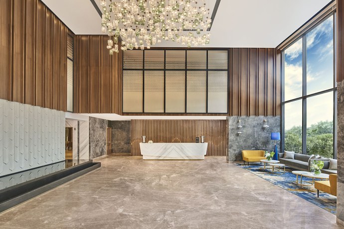 Imagen de los interiores del Hotel Novotel Mumbai International Airport. Foto 20