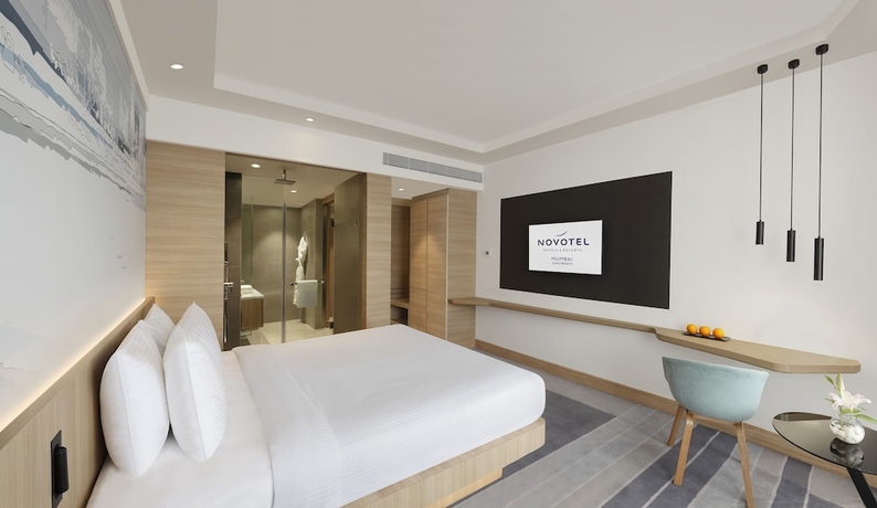 Imagen de la habitación del Hotel Novotel Mumbai Juhu Beach. Foto 5