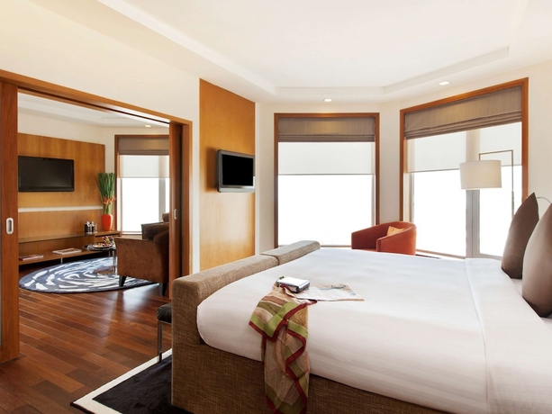 Imagen de la habitación del Hotel Novotel Mumbai Juhu Beach. Foto 11