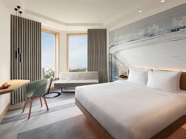 Imagen de la habitación del Hotel Novotel Mumbai Juhu Beach. Foto 13