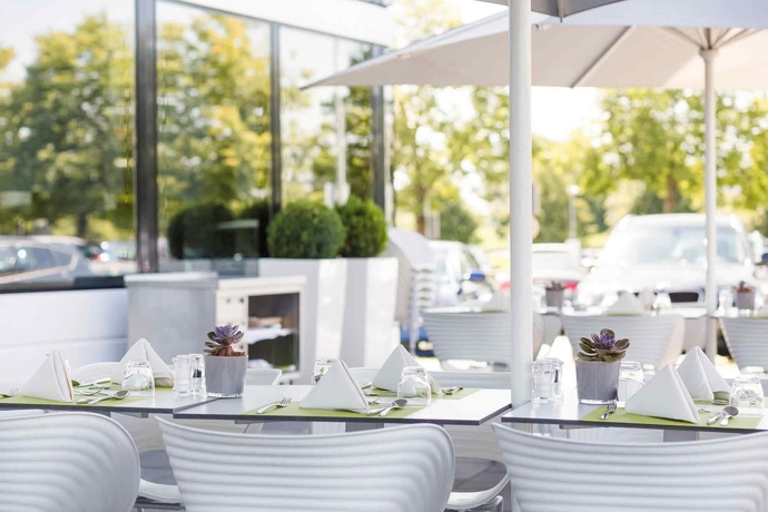 Imagen del bar/restaurante del Hotel Novotel München Airport. Foto 11