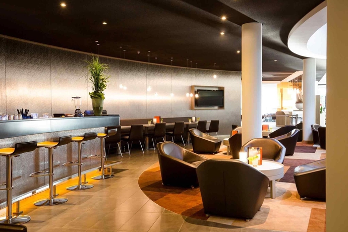 Imagen del bar/restaurante del Hotel Novotel München Airport. Foto 13