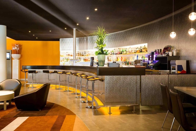 Imagen del bar/restaurante del Hotel Novotel München Airport. Foto 14