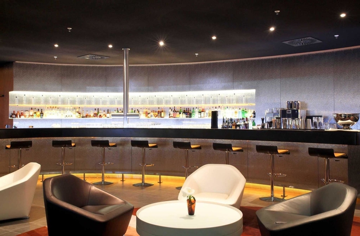Imagen del bar/restaurante del Hotel Novotel München Airport. Foto 15