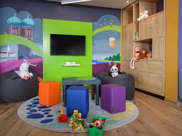 Imagen de los interiores del Hotel Novotel M&uuml;nchen City Arnulfpark. Foto 19