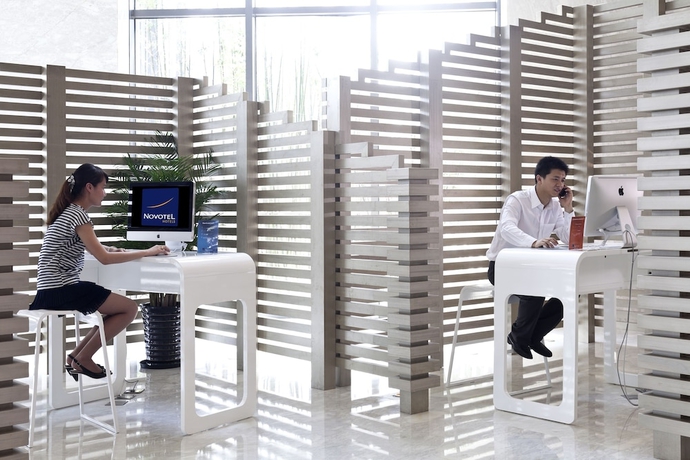 Imagen de los interiores del Hotel Novotel Nanjing East Suning. Foto 17