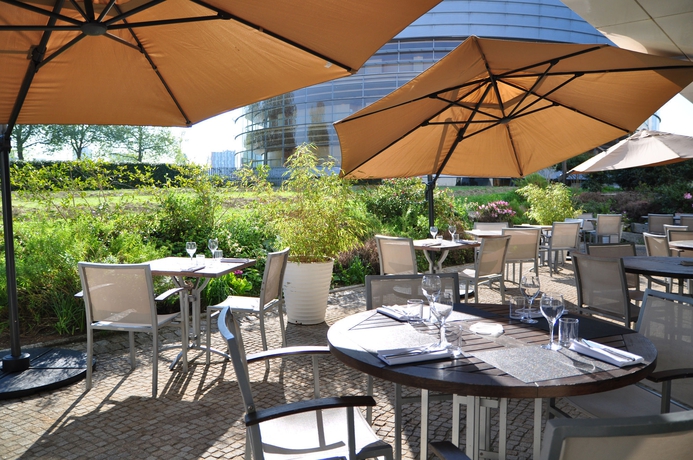 Imagen del bar/restaurante del Hotel Novotel Nantes Centre Gare. Foto 3