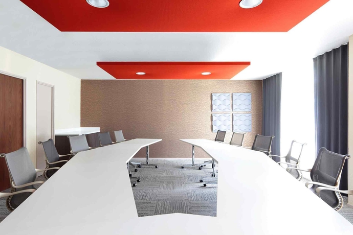 Imagen de los interiores del Hotel Novotel Narbonne Sud. Foto 13