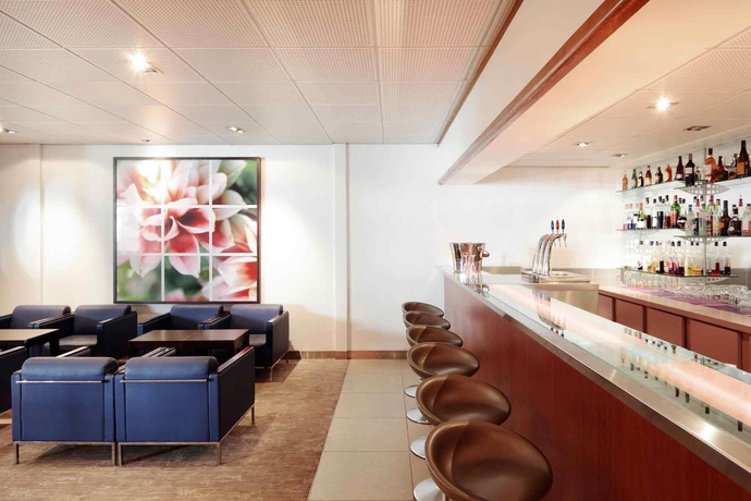 Imagen del bar/restaurante del Hotel Novotel Narbonne Sud. Foto 4