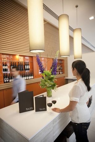 Imagen del bar/restaurante del Hotel Novotel Newcastle Beach. Foto 4