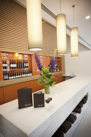 Imagen del bar/restaurante del Hotel Novotel Newcastle Beach. Foto 5