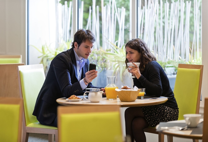 Imagen del bar/restaurante del Hotel Novotel Nice Arenas Aeroport. Foto 4