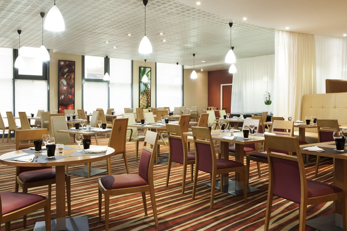 Imagen del bar/restaurante del Hotel Novotel Paris 13 Porte D'italie. Foto 8