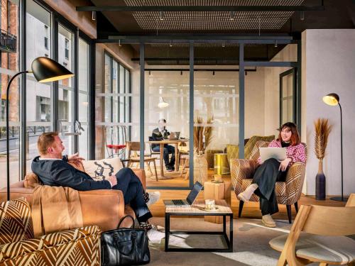 Imagen de los interiores del Hotel Novotel Paris 20 Belleville. Foto 7