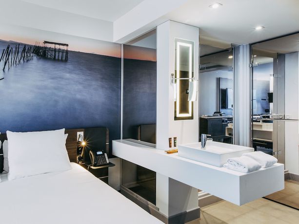 Imagen de la habitación del Hotel Novotel Paris Coeur d'Orly Airport. Foto 13