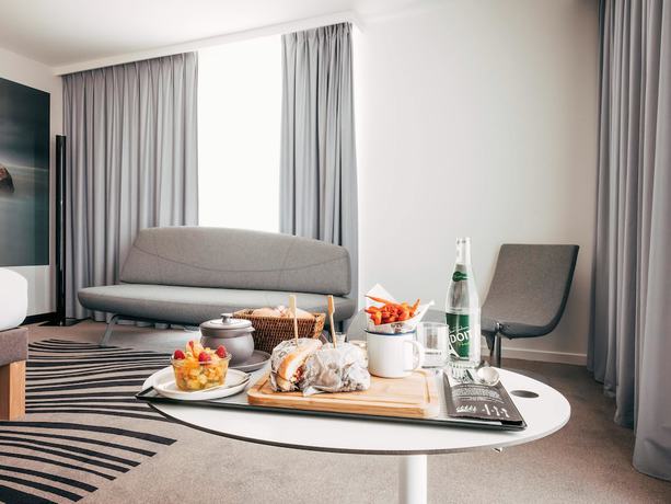 Imagen de la habitación del Hotel Novotel Paris Coeur d'Orly Airport. Foto 18