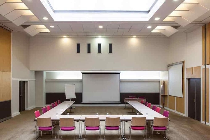 Imagen de los interiores del Hotel Novotel Paris Pont De Sevres. Foto 13