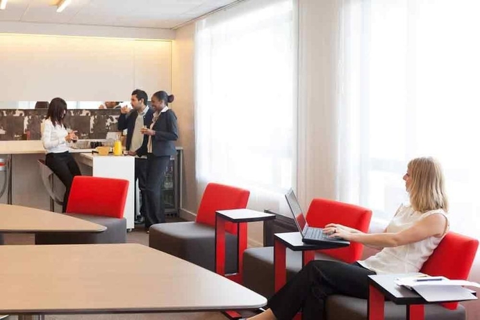 Imagen de los interiores del Hotel Novotel Paris Pont De Sevres. Foto 14