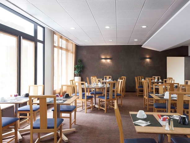 Imagen del bar/restaurante del Hotel Novotel Paris Pont De Sevres. Foto 4