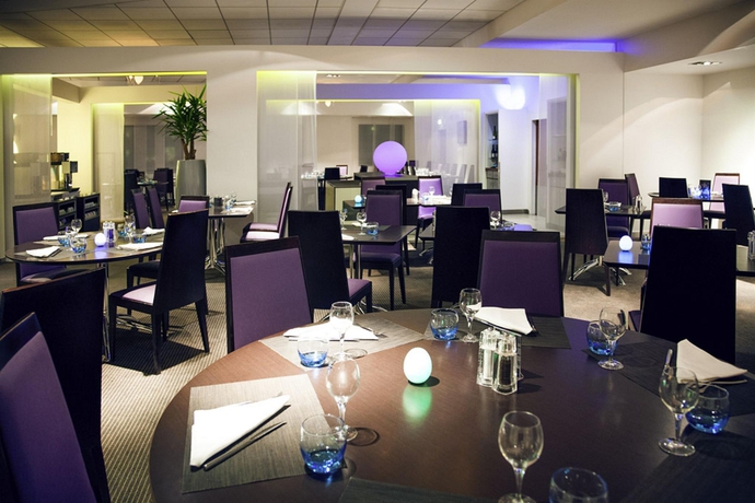 Imagen del bar/restaurante del Hotel Novotel Paris Rueil Malmaison. Foto 4
