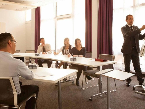 Imagen de los interiores del Hotel Novotel Paris Saint Denis Stade Basilique. Foto 16