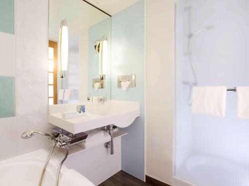 Imagen de la habitación del Hotel Novotel Paris Suresnes Longchamp. Foto 5