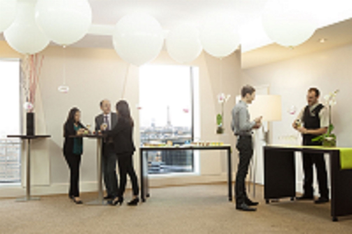 Imagen de los interiores del Hotel Novotel Paris la Defense Esplanade. Foto 16