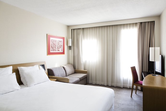 Imagen de la habitación del Hotel Novotel Pau Pyrénées. Foto 6
