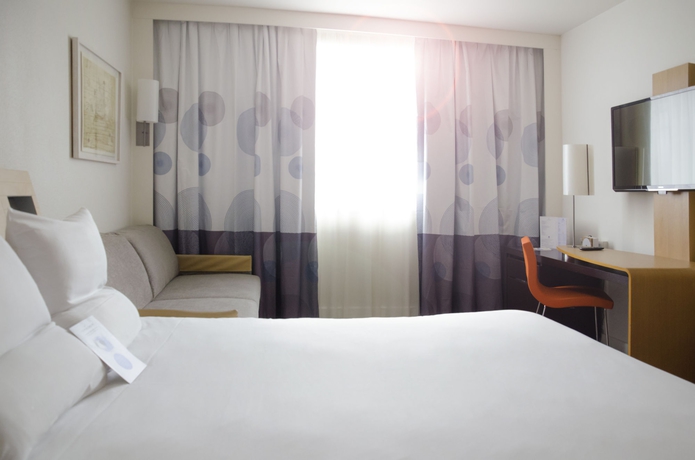 Imagen de la habitación del Hotel Novotel Pau Pyrénées. Foto 9