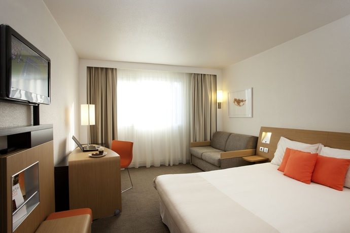 Imagen de la habitación del Hotel Novotel Pau Pyrénées. Foto 11