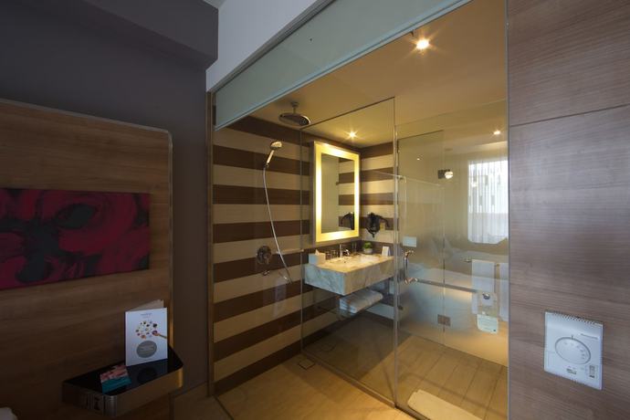 Imagen de la habitación del Hotel Novotel Pekanbaru. Foto 14
