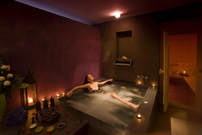 Imagen de la piscina del Hotel Novotel Phuket Kata Avista Resort and Spa. Foto 9