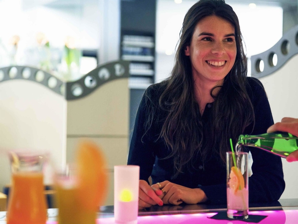 Imagen del bar/restaurante del Hotel Novotel Poissy Orgeval. Foto 9