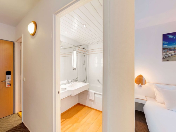 Imagen de la habitación del Hotel Novotel Poznan Malta. Foto 12