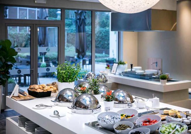 Imagen del bar/restaurante del Hotel Novotel Praha Wenceslas Square. Foto 2