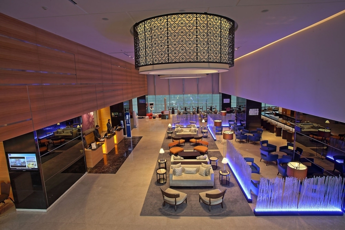 Imagen de los interiores del Hotel Novotel Pune Viman Nagar. Foto 18