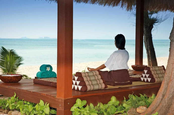 Imagen de la piscina del Hotel Novotel Rayong Rim Pae Resort. Foto 15