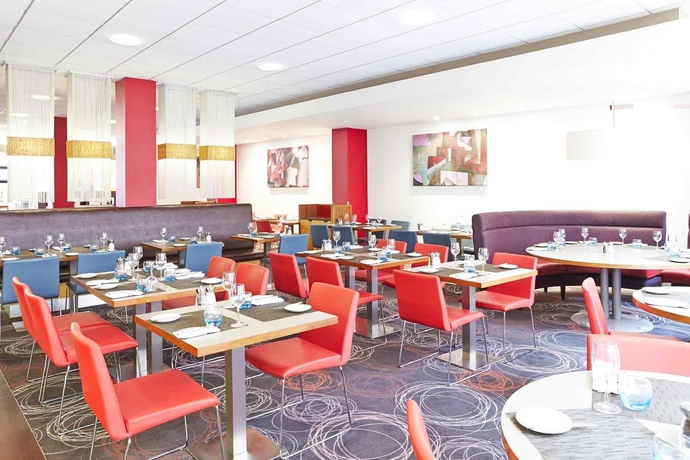 Imagen del bar/restaurante del Hotel Novotel Reading Centre. Foto 10