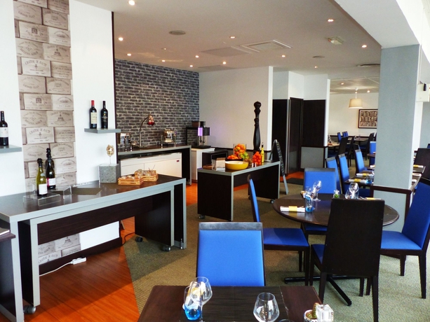 Imagen del bar/restaurante del Hotel Novotel Rennes Alma. Foto 3