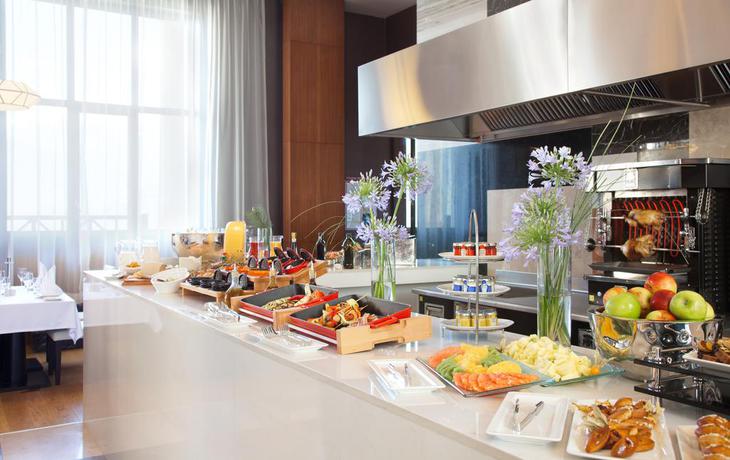 Imagen del bar/restaurante del Hotel Novotel Resort Krasnaya Polyana Sochi. Foto 4