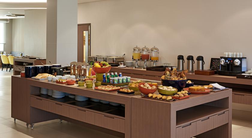 Imagen del bar/restaurante del Hotel Novotel Rio De Janeiro Barra Da Tijuca. Foto 2