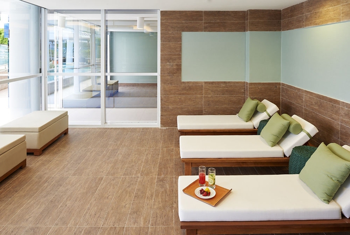 Imagen de la piscina del Hotel Novotel Rio De Janeiro Parque Olímpico. Foto 16