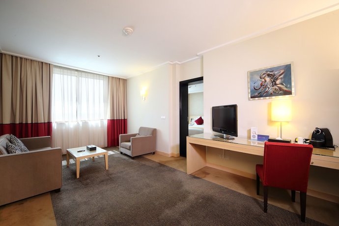 Imagen de la habitación del Hotel Novotel Riyadh Al Anoud. Foto 12