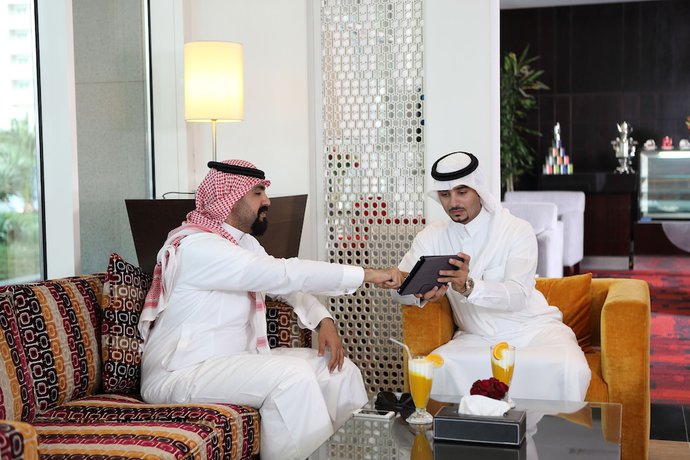 Imagen del bar/restaurante del Hotel Novotel Riyadh Al Anoud. Foto 2