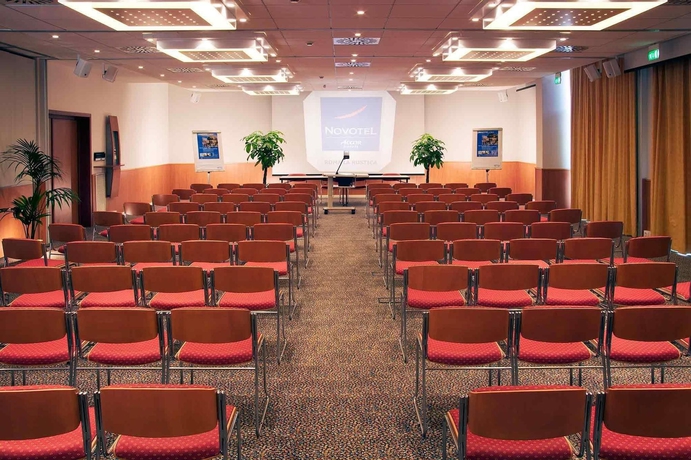 Imagen de los interiores del Hotel Novotel Roma Est. Foto 13