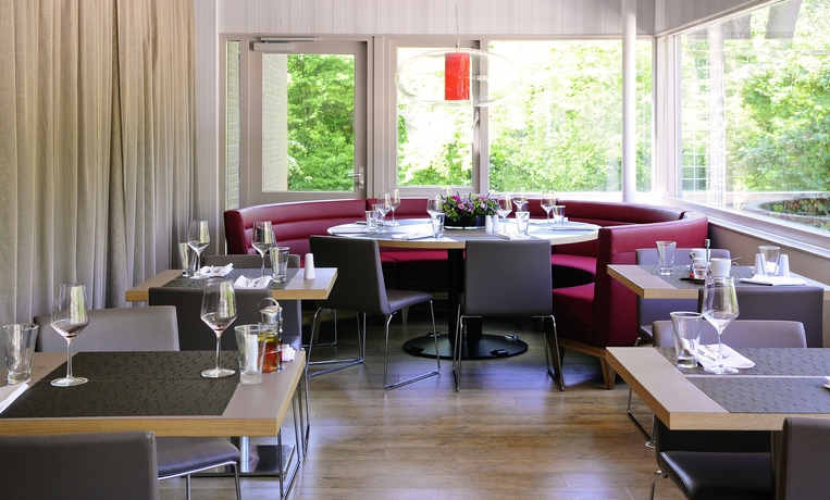 Imagen del bar/restaurante del Hotel Novotel Rotterdam Schiedam. Foto 4