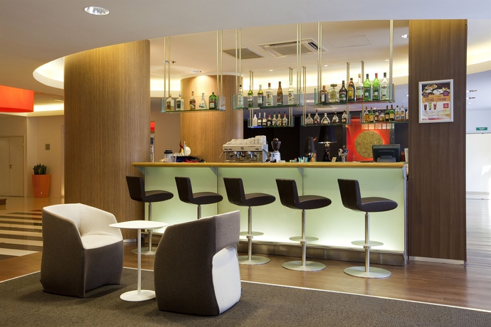 Imagen del bar/restaurante del Hotel Novotel Saint Petersburg Centre. Foto 2