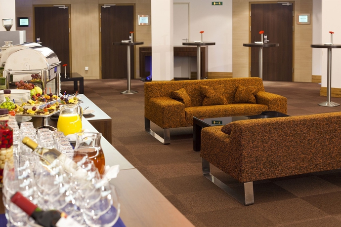 Imagen de los interiores del Hotel Novotel Saint Petersburg Centre. Foto 10